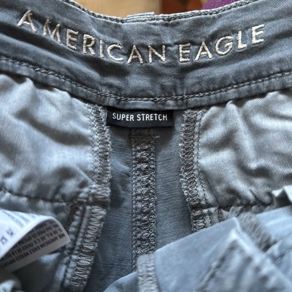 American Eagle Outfitters Super Stretch chinos gray shorts Sz 2 - Picture 7 of 9